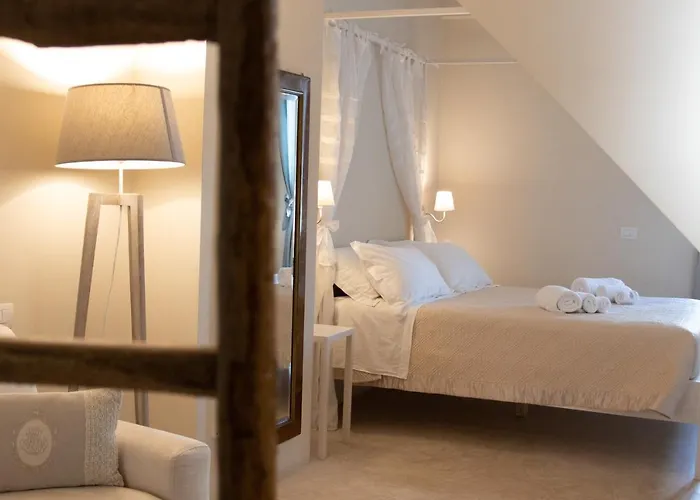 Dimore Storiche Casalnuovo * 孔韦尔萨诺